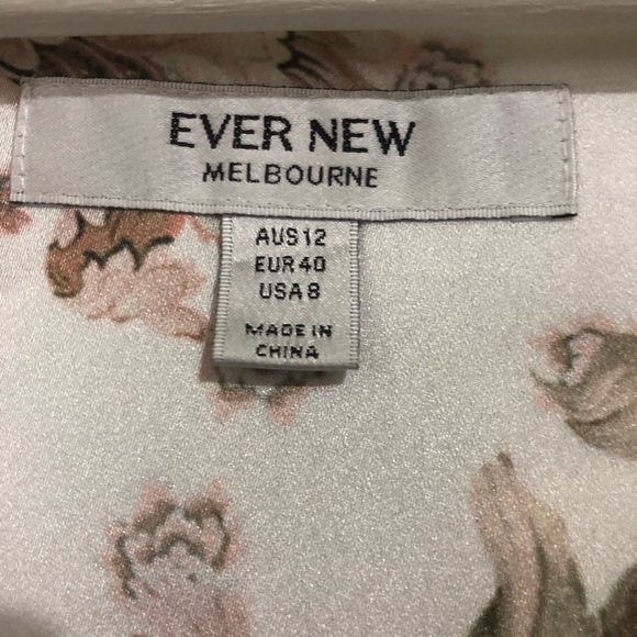 Floral Silky V-neck Blouse - Picture 4 of 7